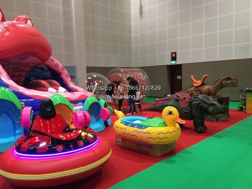 Fwu-long bumper car display at 2015 DEAL Dubai UAE (2).jpg