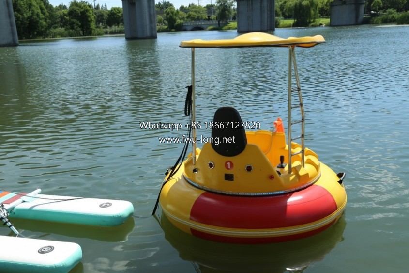 Heavy Duty 24V Brushless Adult Electric Bumper Boat For Water Park And Lake Resort (2).JPG