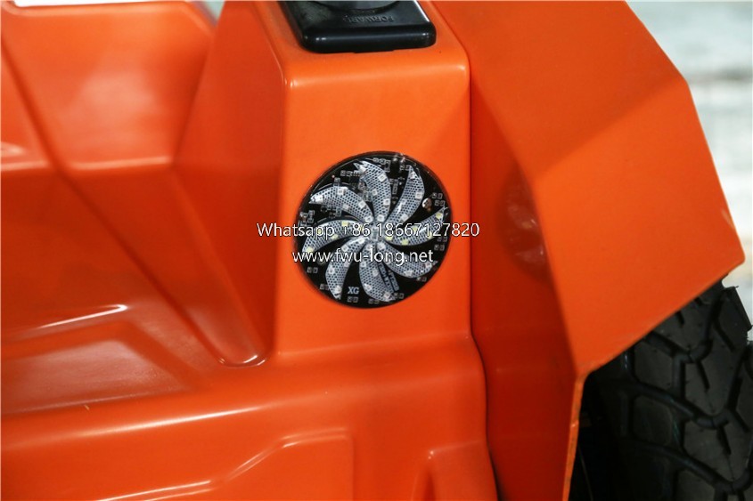 DC 24V dual 100W motor internal assembly detail of lawn bumper car.JPG