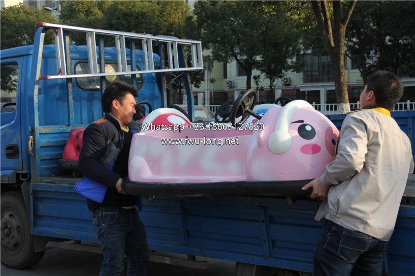 Integral packing structure of adult drift bumper car for rental transport (2).JPG
