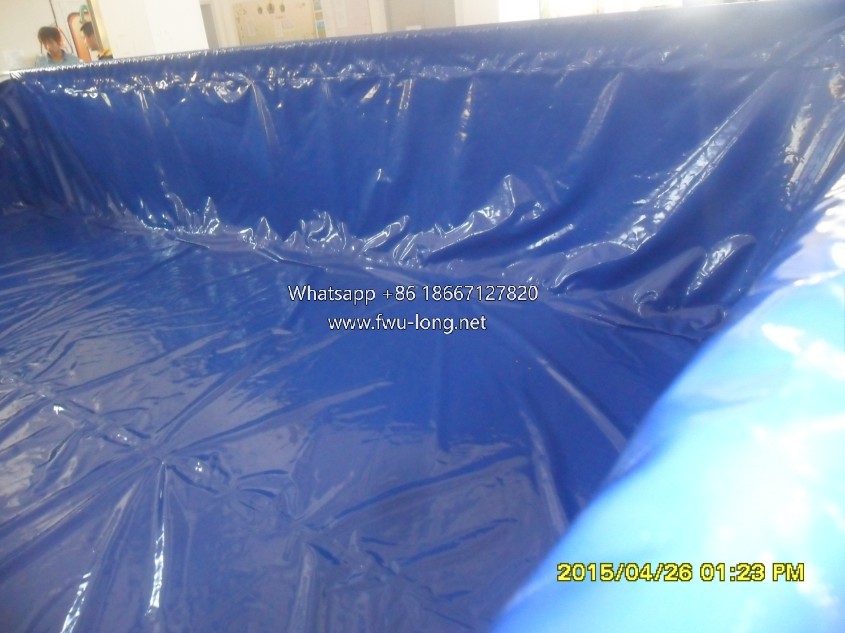 3-layer 0.9mm Plato UV resistant PVC liner material close-up.JPG